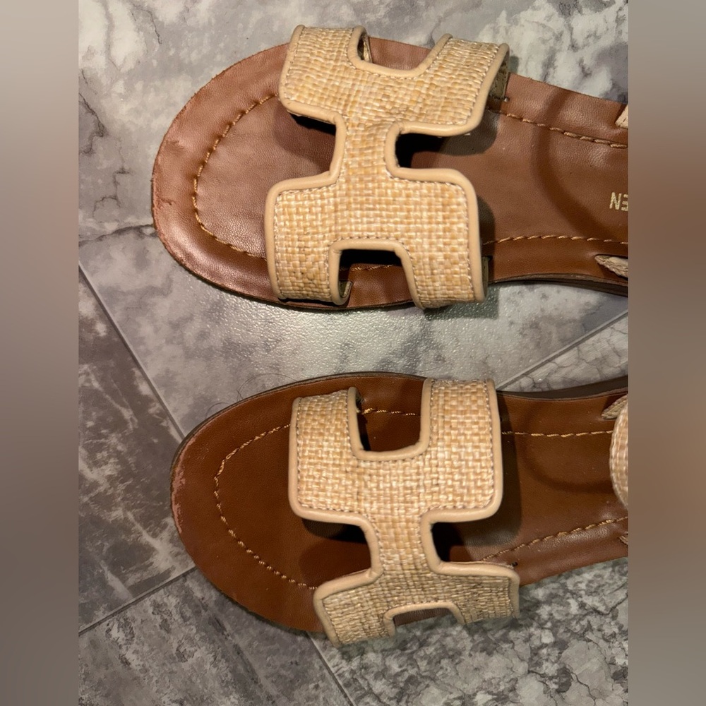 Steve Madden Little Girls Jharrlow Flat Sandals size 2 - Picture 4 of 9